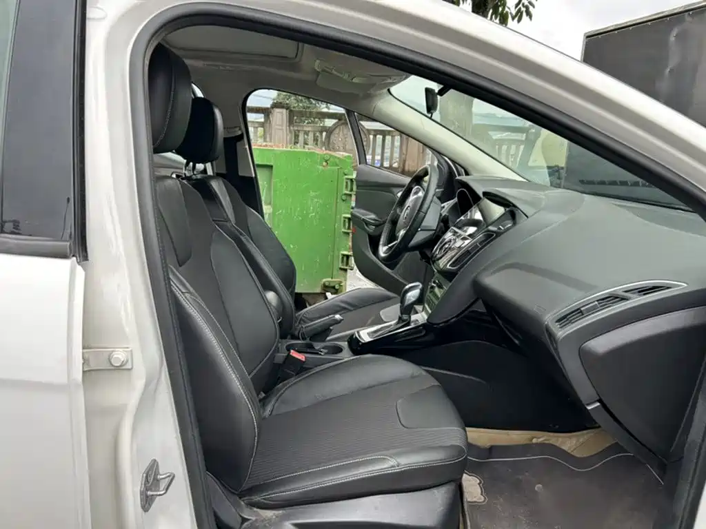 Focus Sedan 1.6 L Auto Style