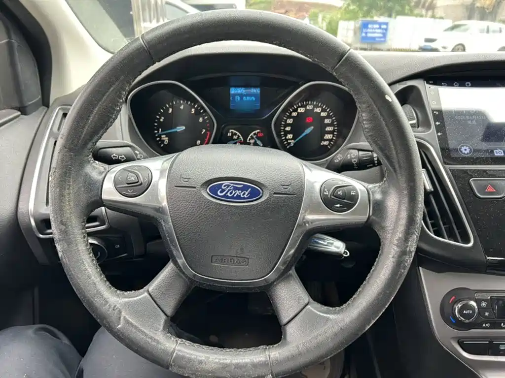 Focus Sedan 1.6 L Auto Style