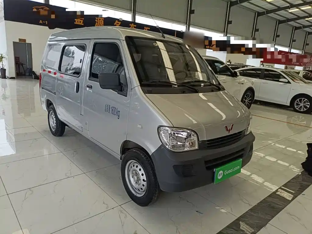 Wuling Zhiguang 1.2 L Van Transport Utility CN-VI 5-seat LSI
