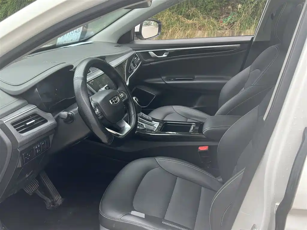 Emgrand GL 1.4 T CVT Luxury