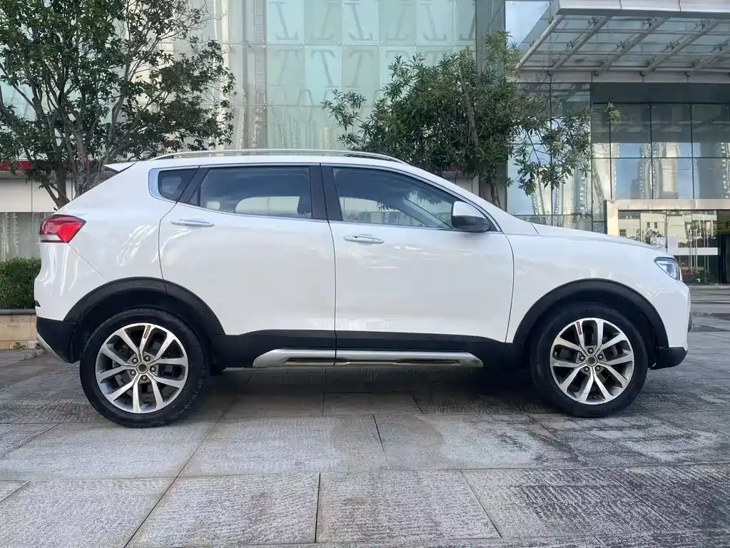 Haval H2 s Red Label 1.5 T DCT Luxury