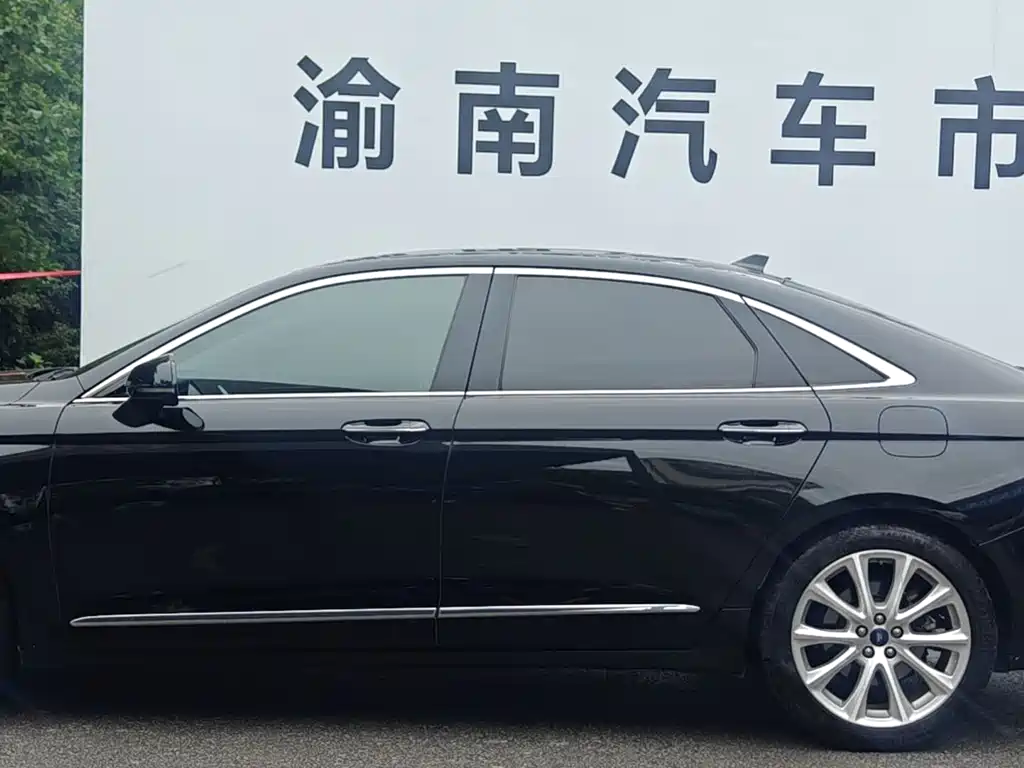 Taurus EcoBoost 325 V6 Flagship
