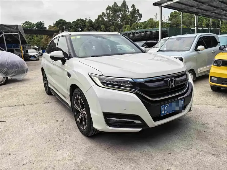 Honda UR-V 370 TURBO 4 WD Honor Shine CN-V
