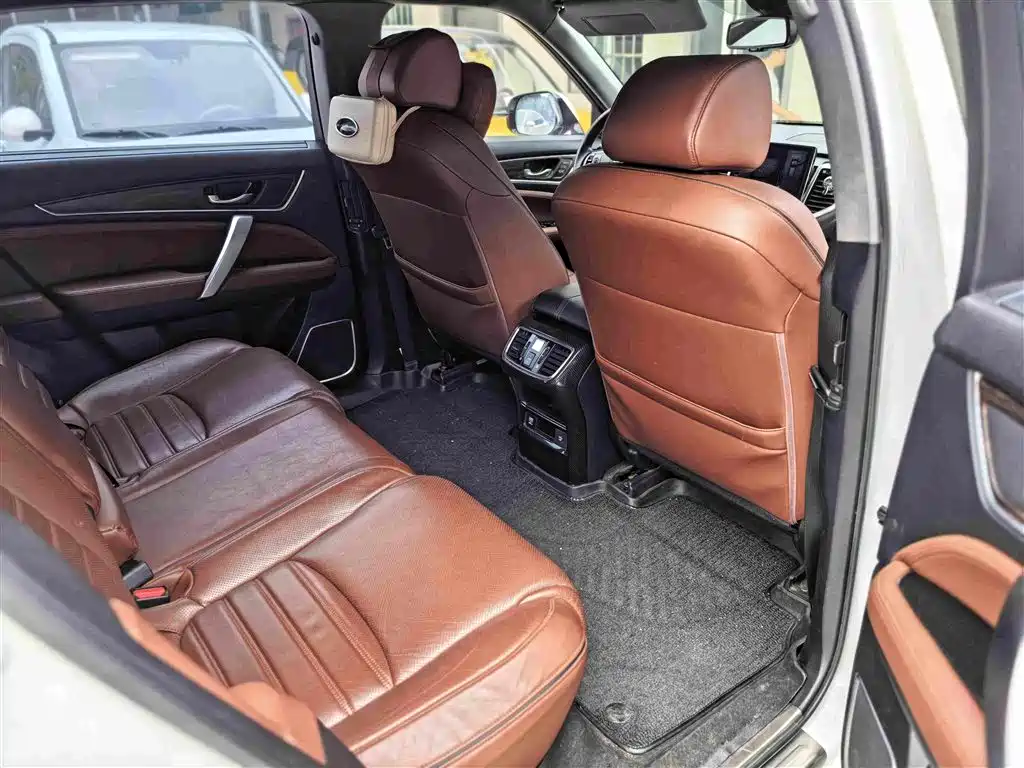 Honda UR-V 370 TURBO 4 WD Honor Shine CN-V