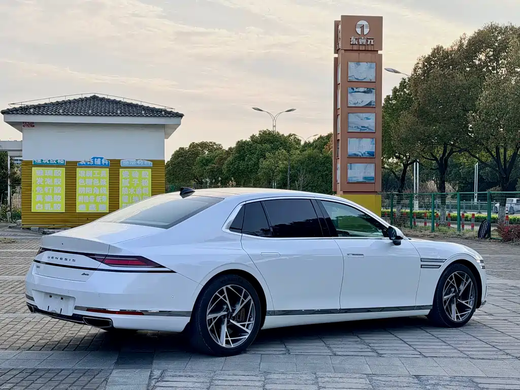 Genesis G90 3.5 T Flagship