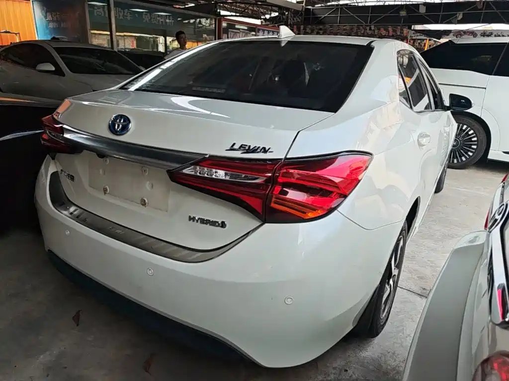 Levin Facelift Dual Engine 1.8 H GS E-CVT Elite Sunroof CN-V