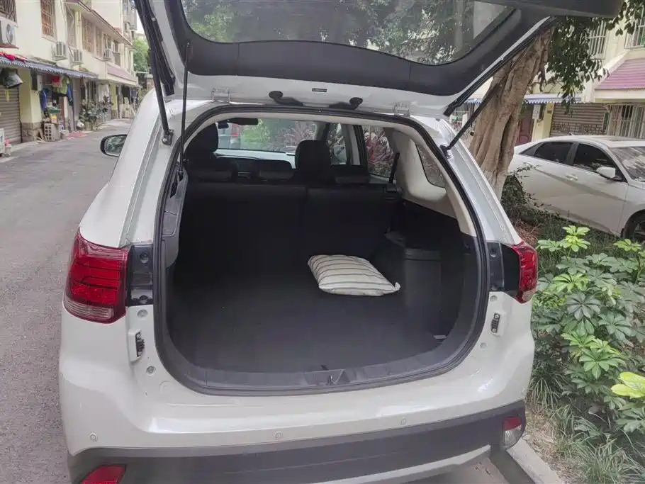 Outlander 2.4 L 4 WD Elite 5-seat