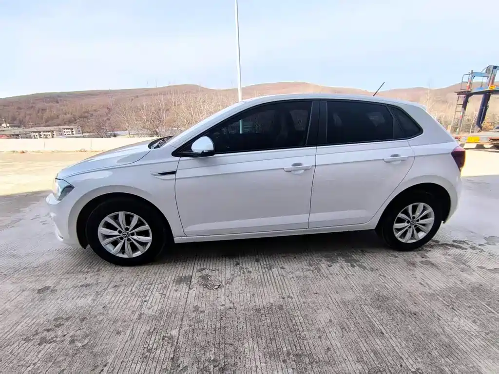 Polo Plus 1.5 L Auto Colorful Tech