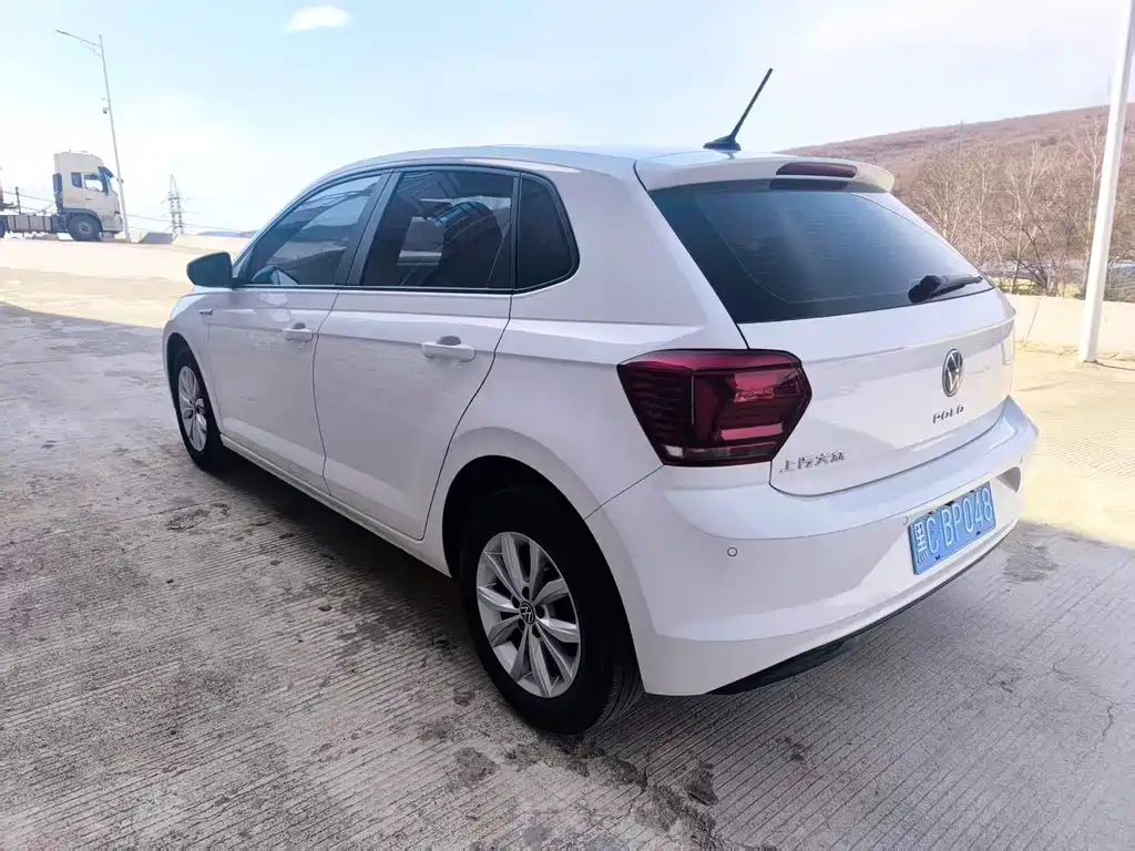 Polo Plus 1.5 L Auto Colorful Tech