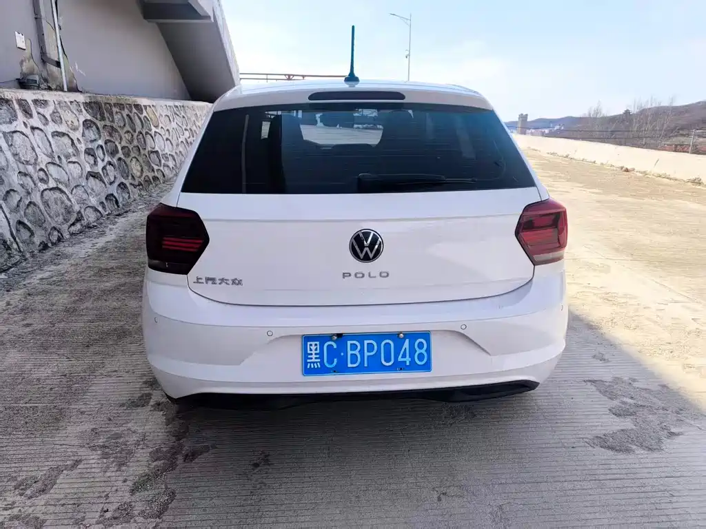 Polo Plus 1.5 L Auto Colorful Tech