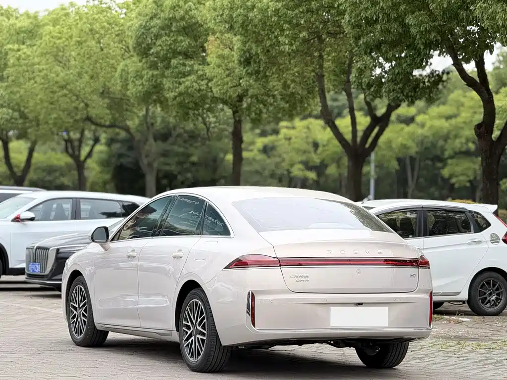 Roewe M7 DMH 160 km Joy