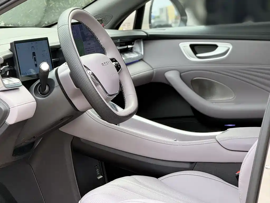 Roewe M7 DMH 160 km Joy