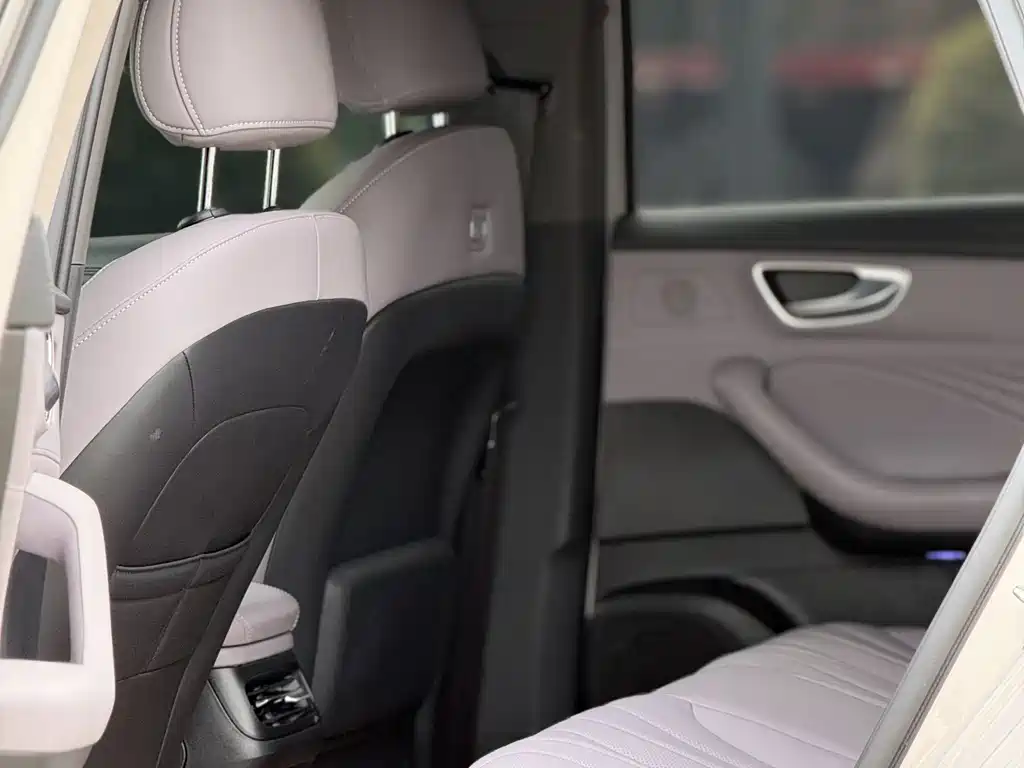 Roewe M7 DMH 160 km Joy