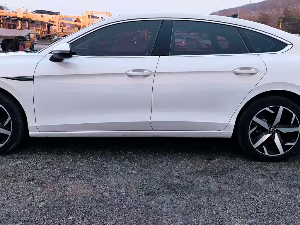 Lamando Lamando L 280 TSI DSG Spicy Cool