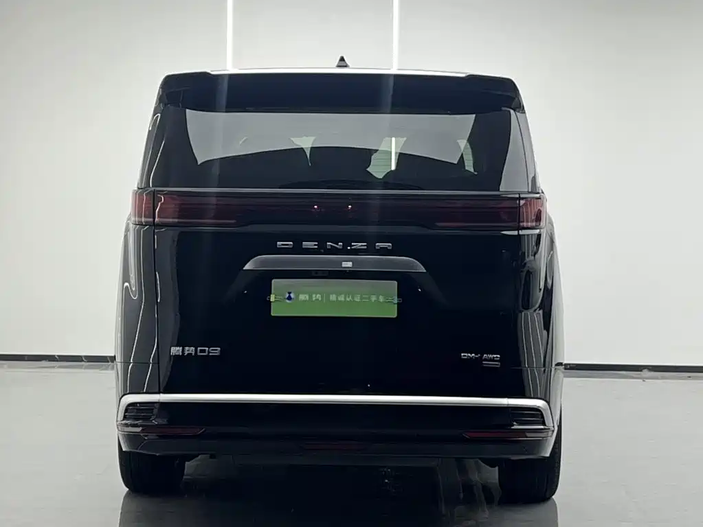Denza D9 DM-i Smart Drive 1020 4 WD Flagship