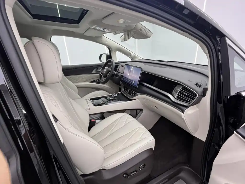 Denza D9 DM-i Smart Drive 1020 4 WD Flagship