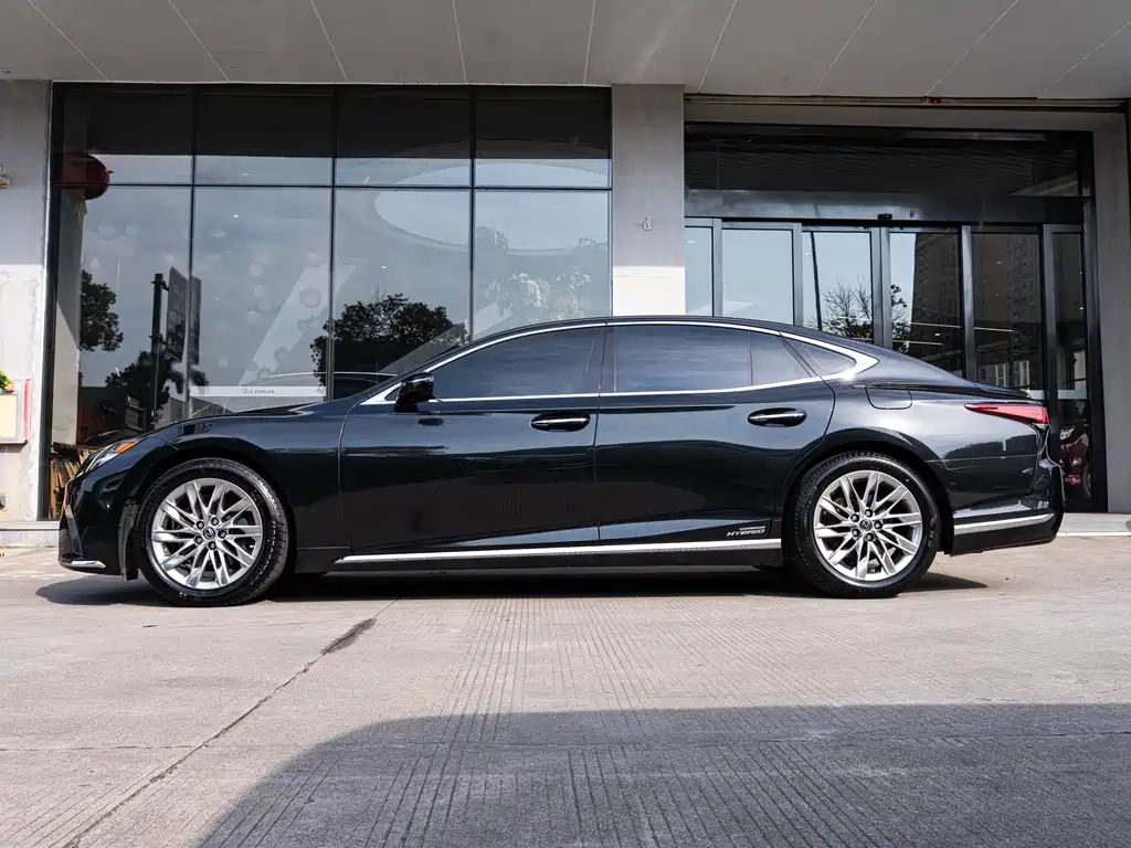 Lexus LS 500 h Luxury