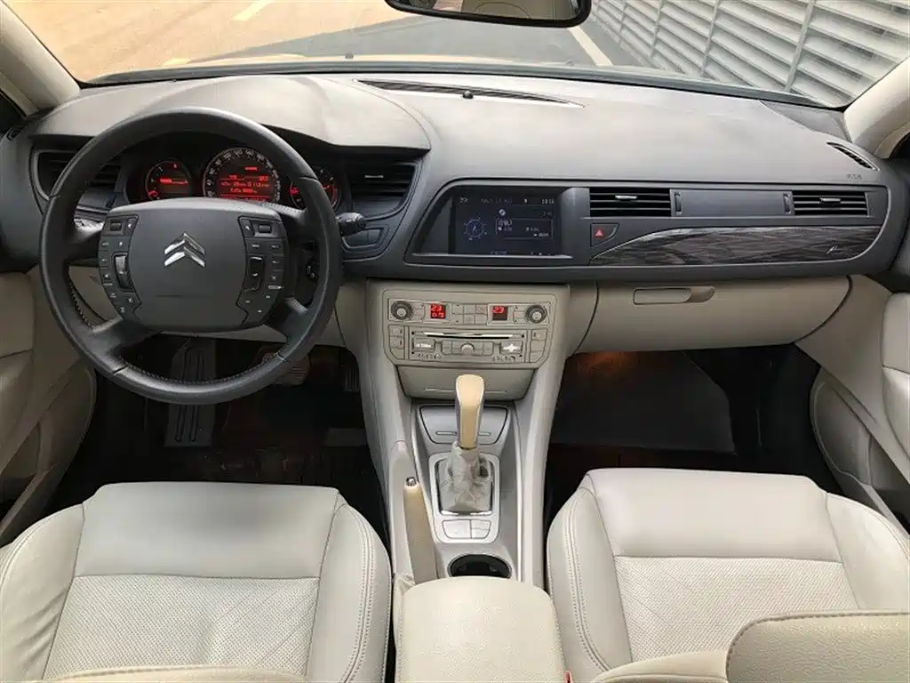 Citroen C5 雪铁龙C5 2010款 2.3 L 自动尊雅型