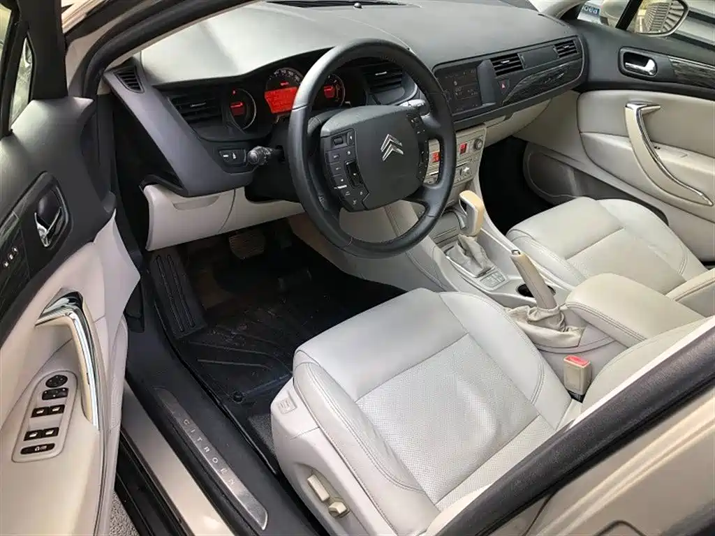 Citroen C5 雪铁龙C5 2010款 2.3 L 自动尊雅型