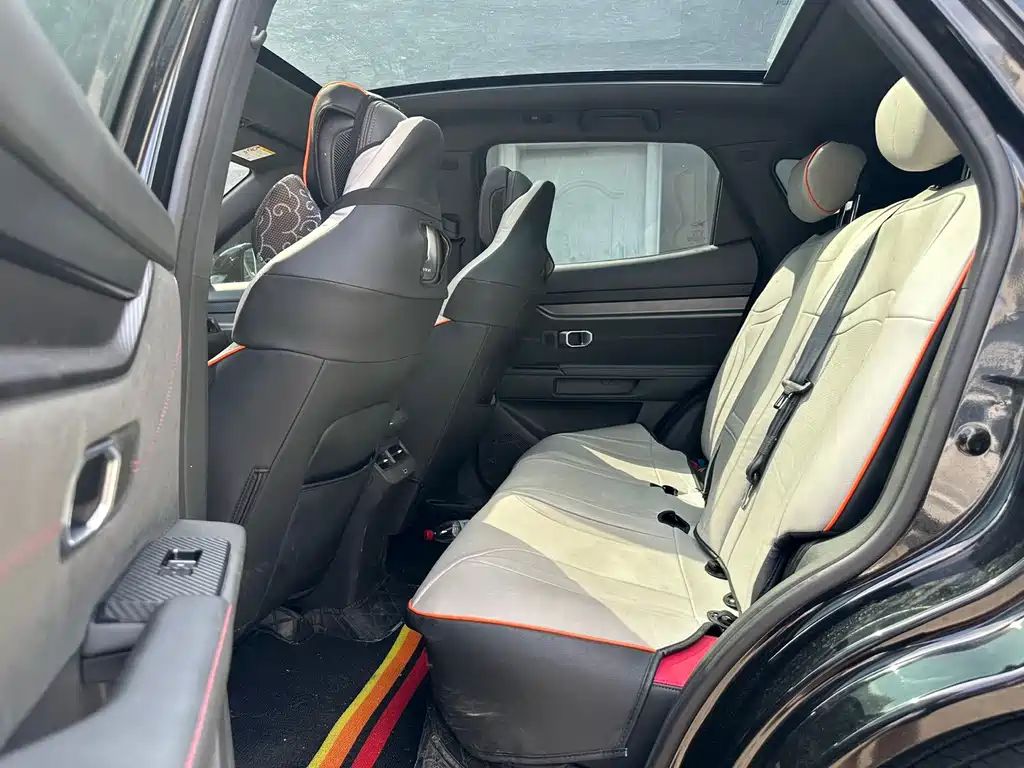 Jetour Dasheng i-DM 1.5 T DHT Lightning 01