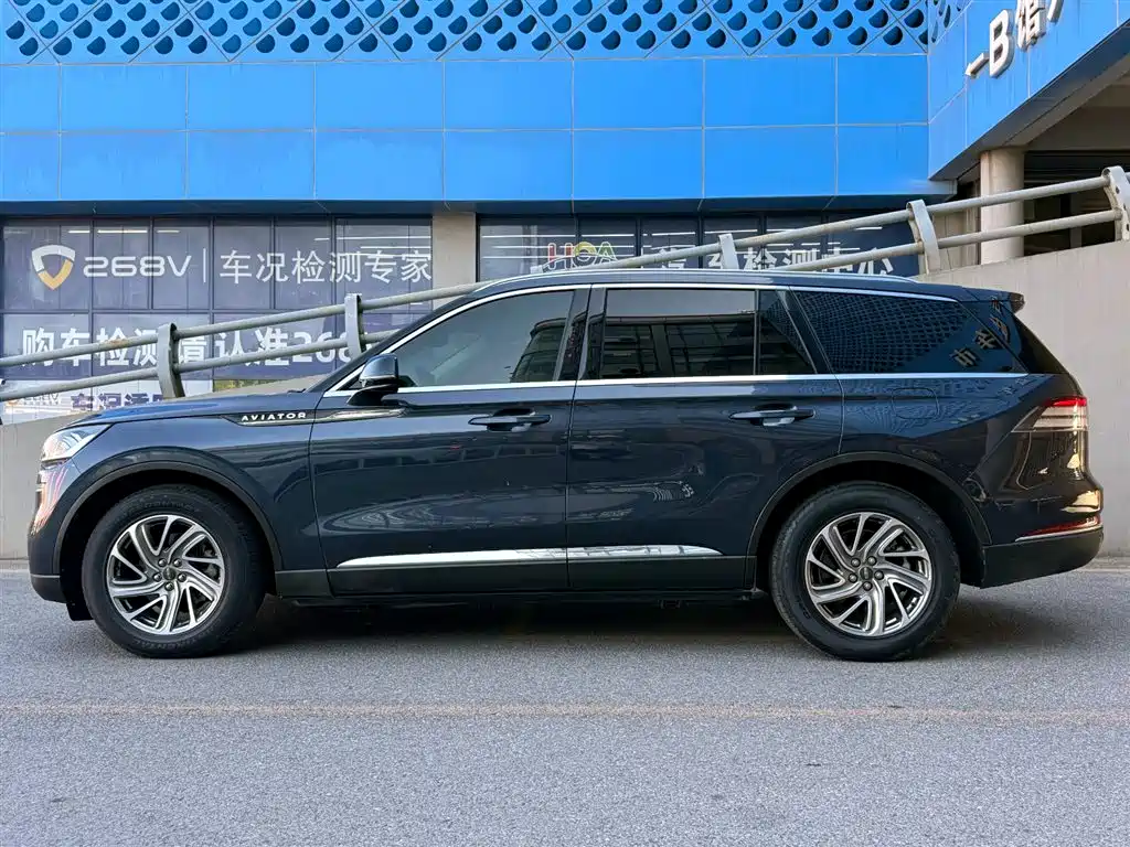 Aviator 3.0 T V6 4 WD Premium