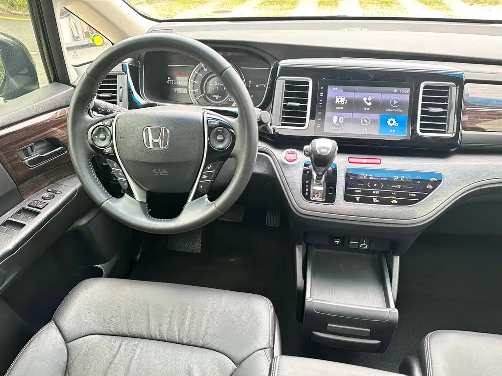 Elysion 2.4 L Luxury