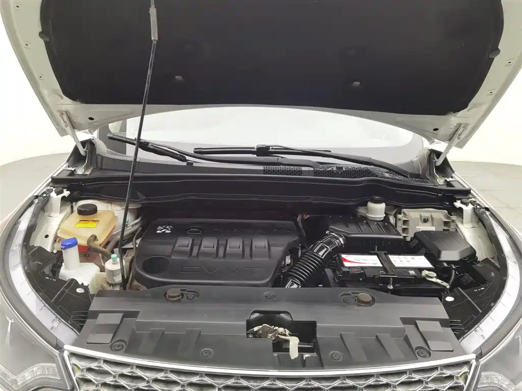 Dongfeng Fengshen AX7 2.3 L Auto Smart Supreme