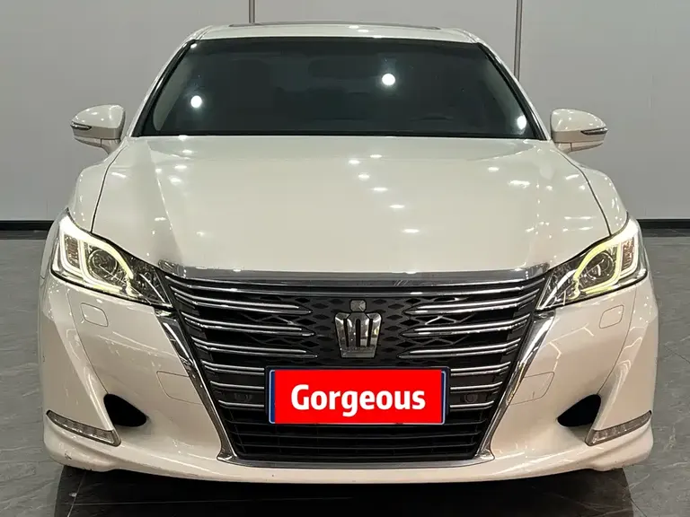 Toyota Crown 2.5 L Smart Enjoyment
