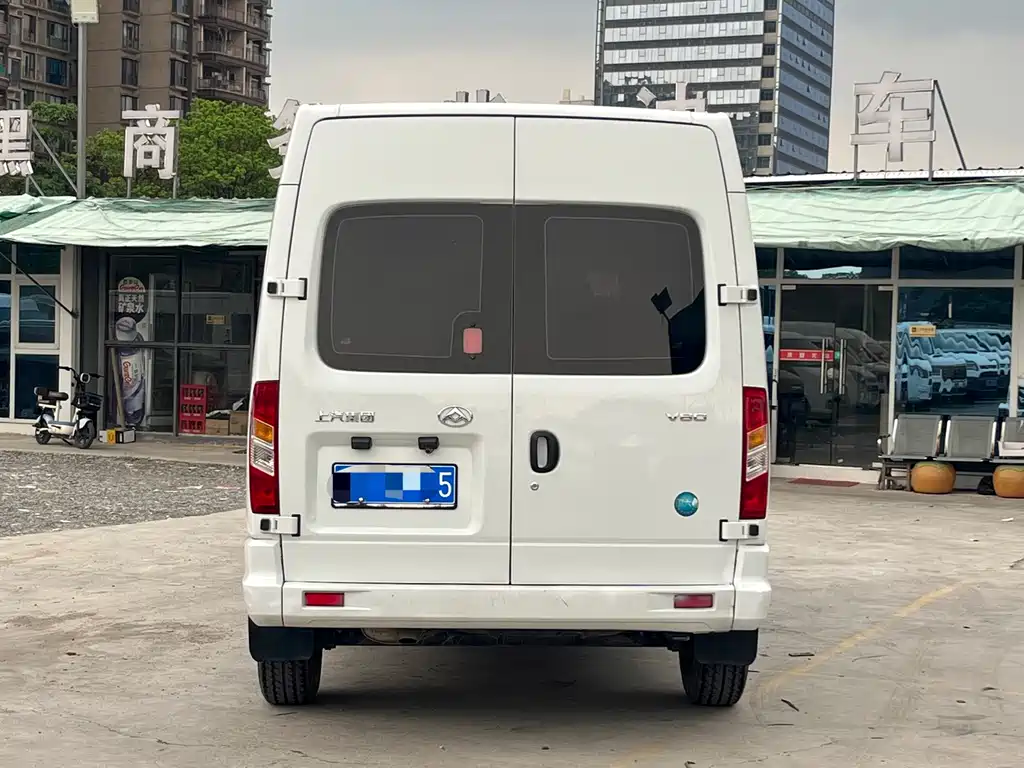 Xintu V80 新途V80 2024款 改款 傲运通 6 MT 长轴中顶147 Ps 6/7/8/9座