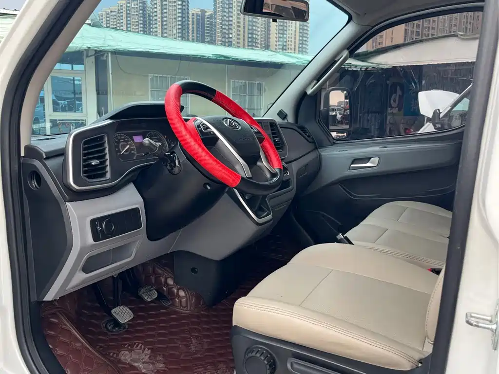 Xintu V80 新途V80 2024款 改款 傲运通 6 MT 长轴中顶147 Ps 6/7/8/9座