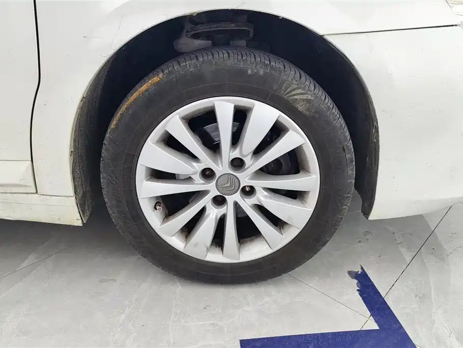 C-Quatre Sedan 1.6 L Manual Fashionable