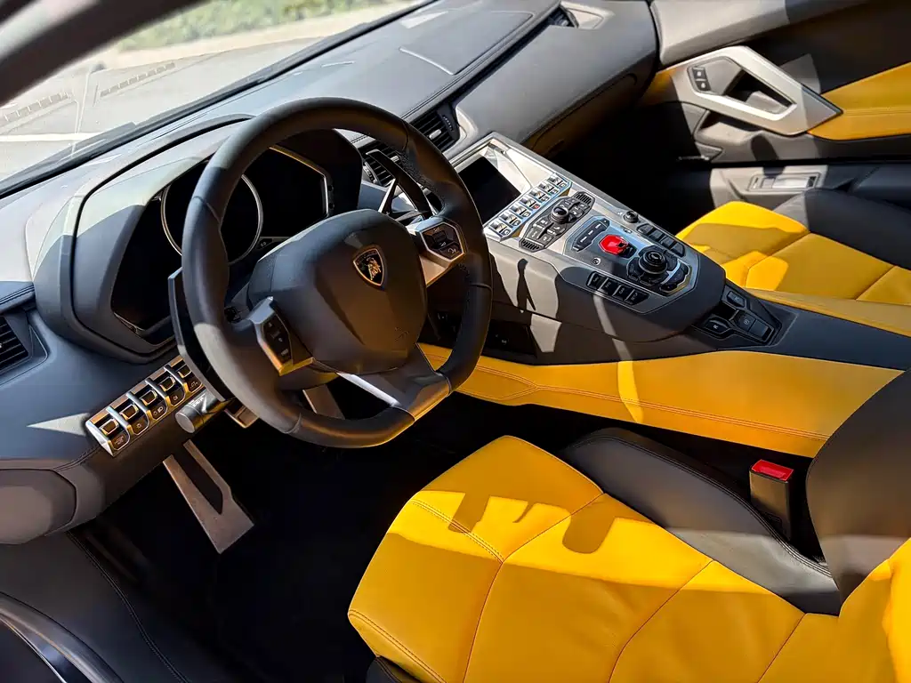 Aventador LP 700-4