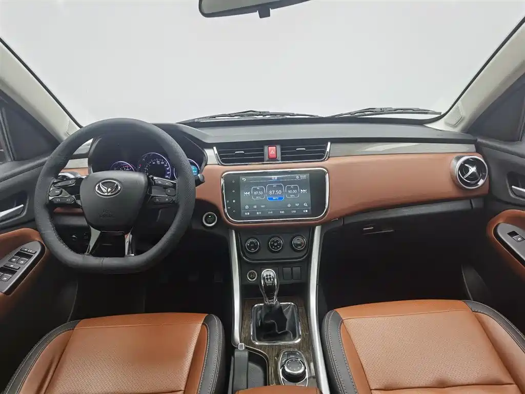 BAIC Huansu S3 S3 L 1.5 L Manual Distinguished