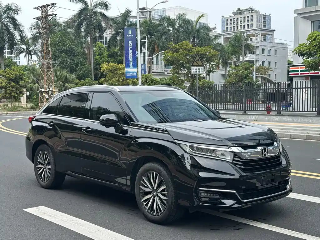 Avancier 370 TURBO 4 WD Premium Two-tone