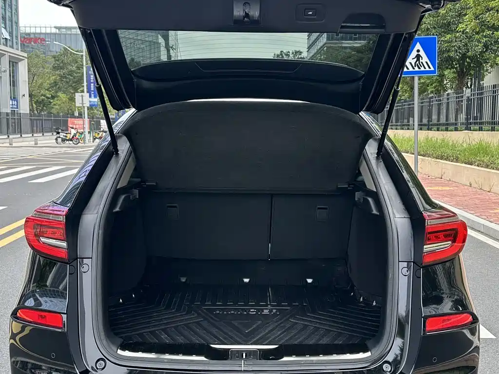 Avancier 370 TURBO 4 WD Premium Two-tone