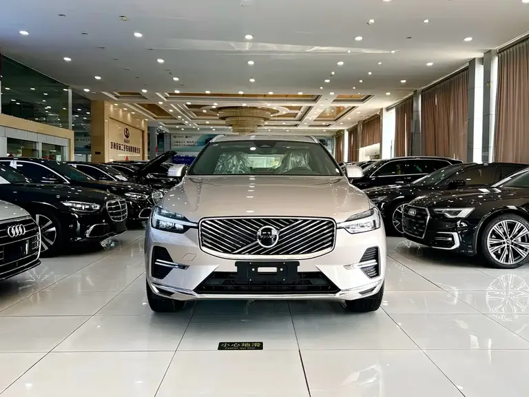 Volvo XC60 B5 4 WD Smart Vision Luxury
