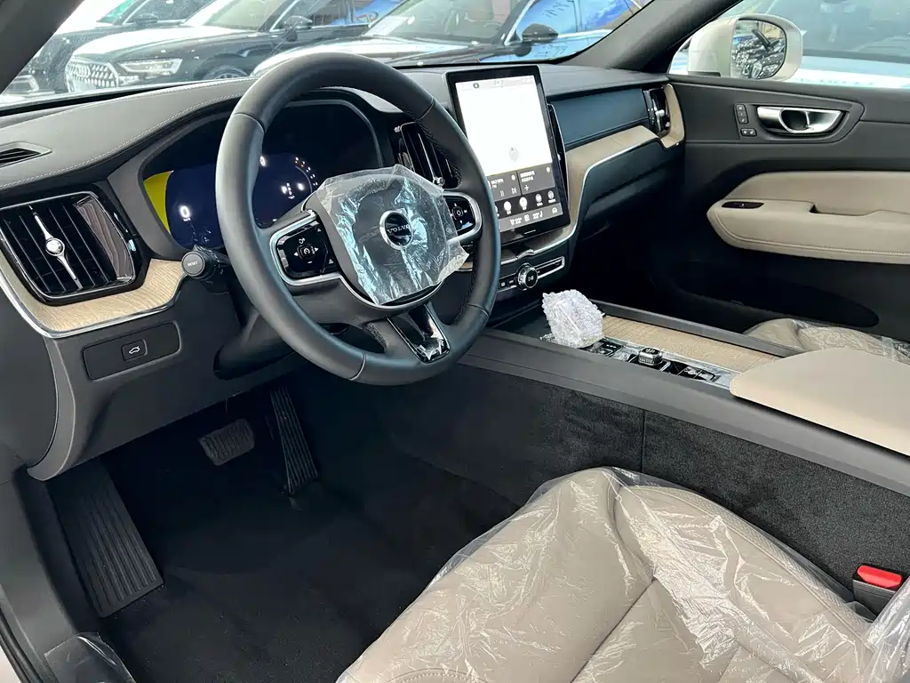 Volvo XC60 B5 4 WD Smart Vision Luxury