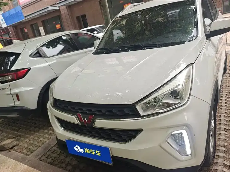 Wuling Hongguang S3 1.5 L Manual Luxury CN-V