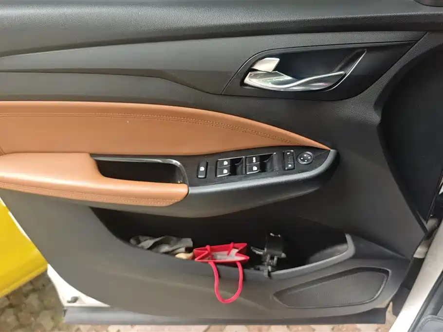 Wuling Hongguang S3 1.5 L Manual Luxury CN-V