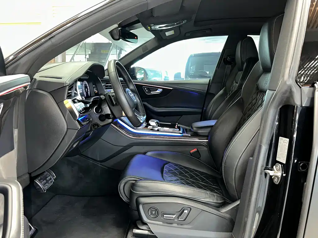 Audi Q8 奥迪Q8 2019款 55 TFSI 尊享动感型