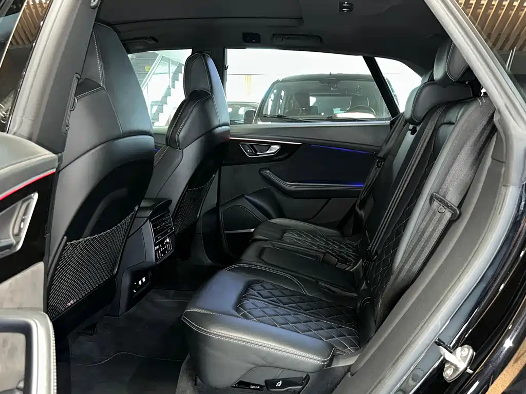Audi Q8 奥迪Q8 2019款 55 TFSI 尊享动感型