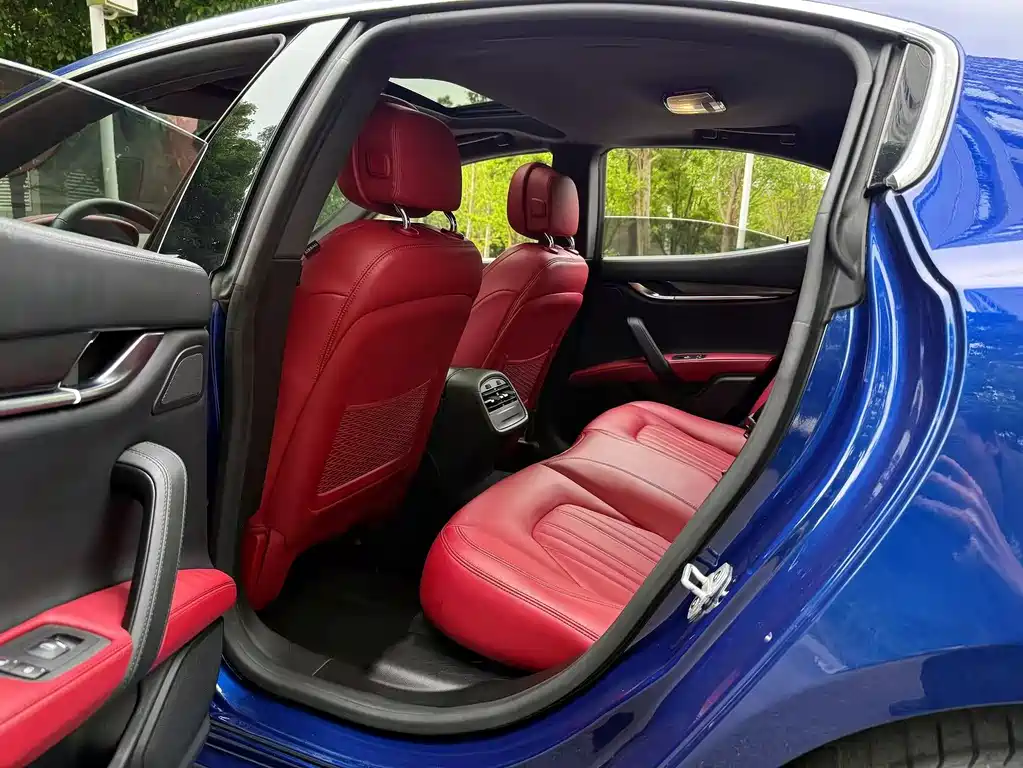 Ghibli 3.0 T Standard