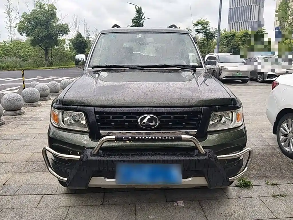 Leopaard Q6 猎豹Q6 2015款 2.4 L 手动两驱精英型