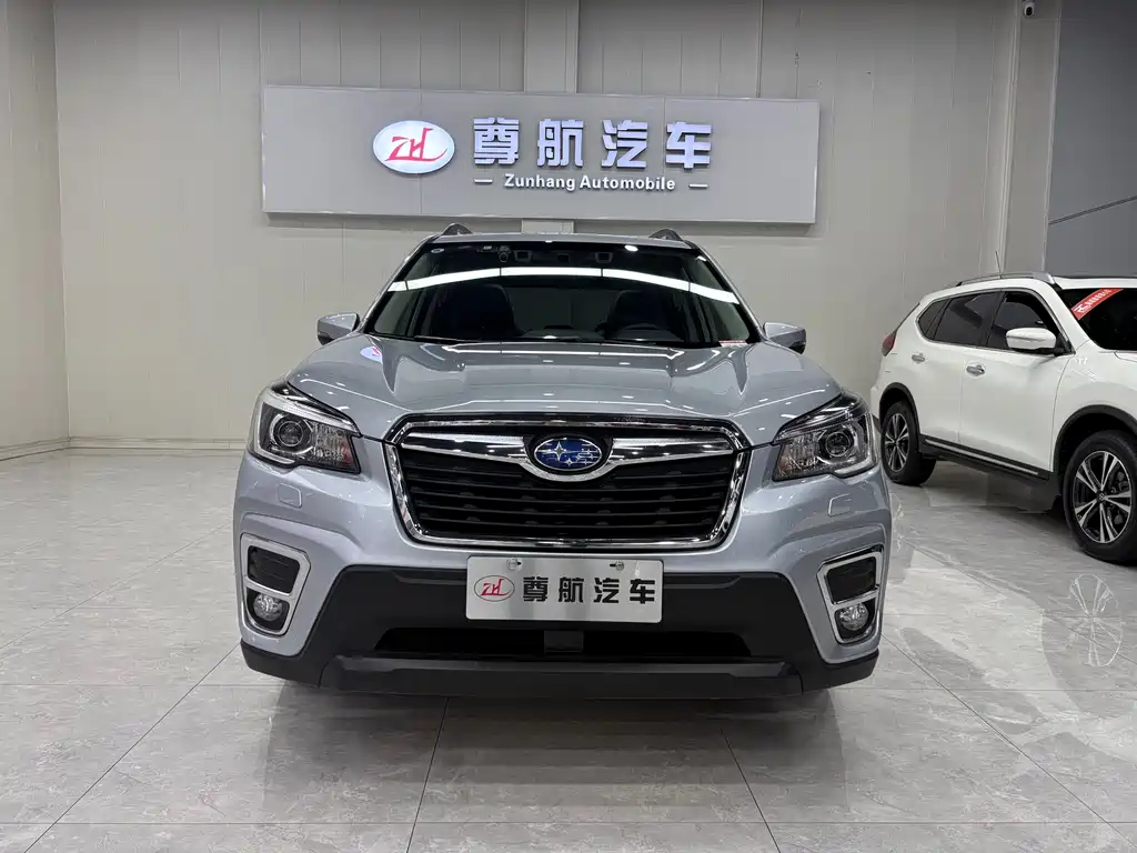 Forester 2.0 i Luxury EyeSight