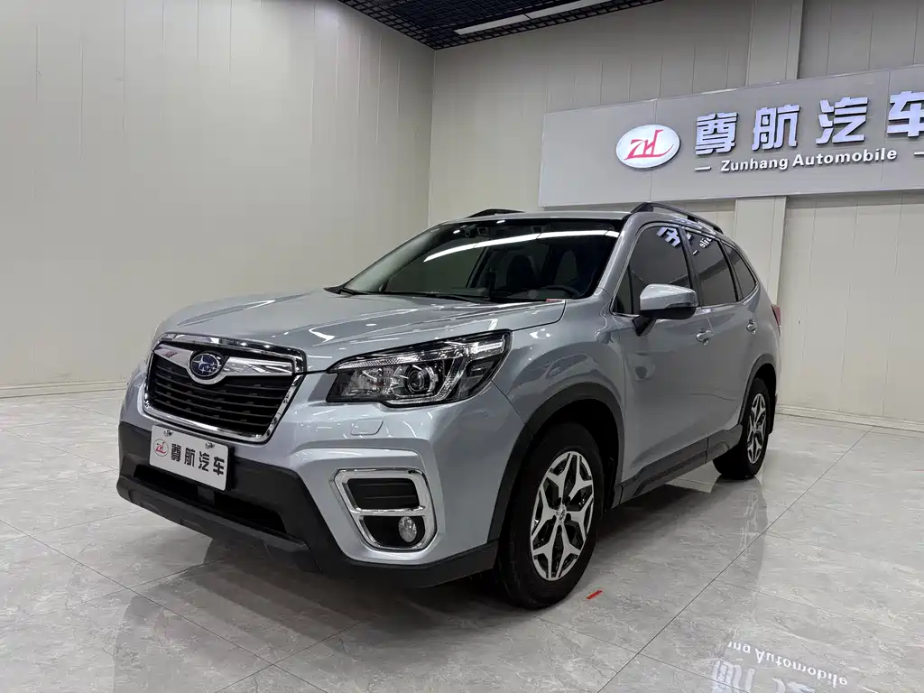 Forester 2.0 i Luxury EyeSight