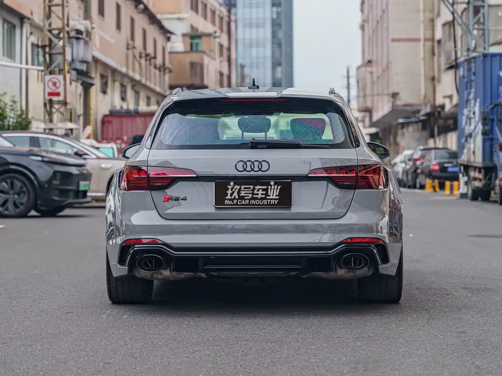 Audi RS 4 RS4 Avant Obsidian