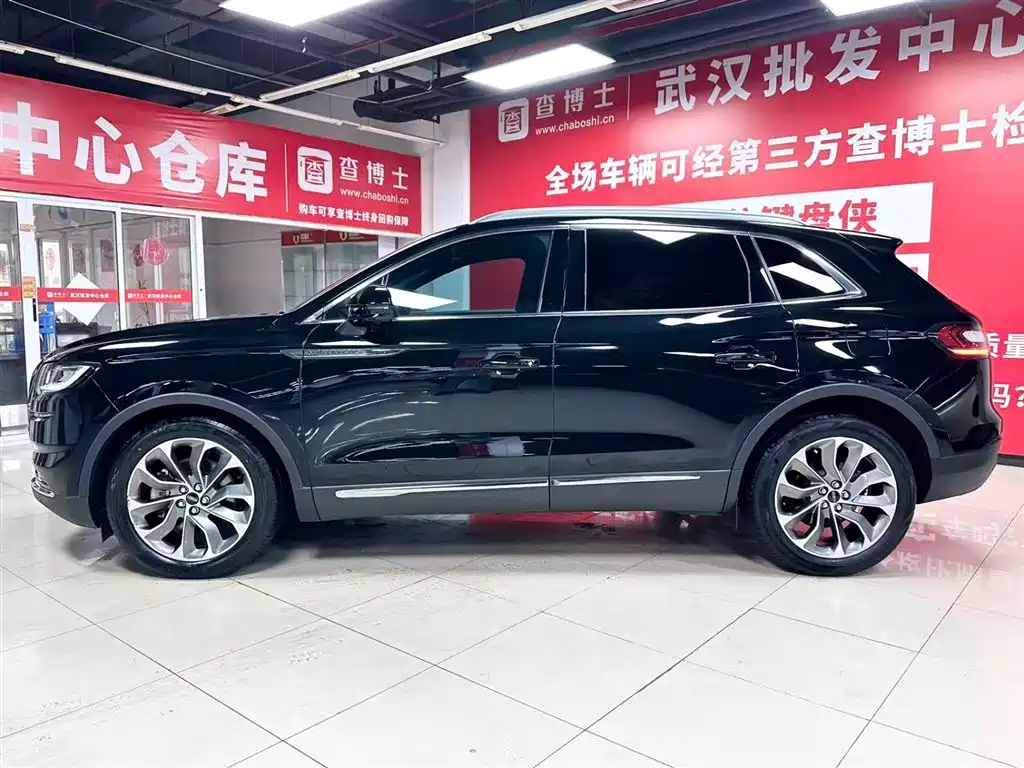 Nautilus 2.0 T 4 WD Premium