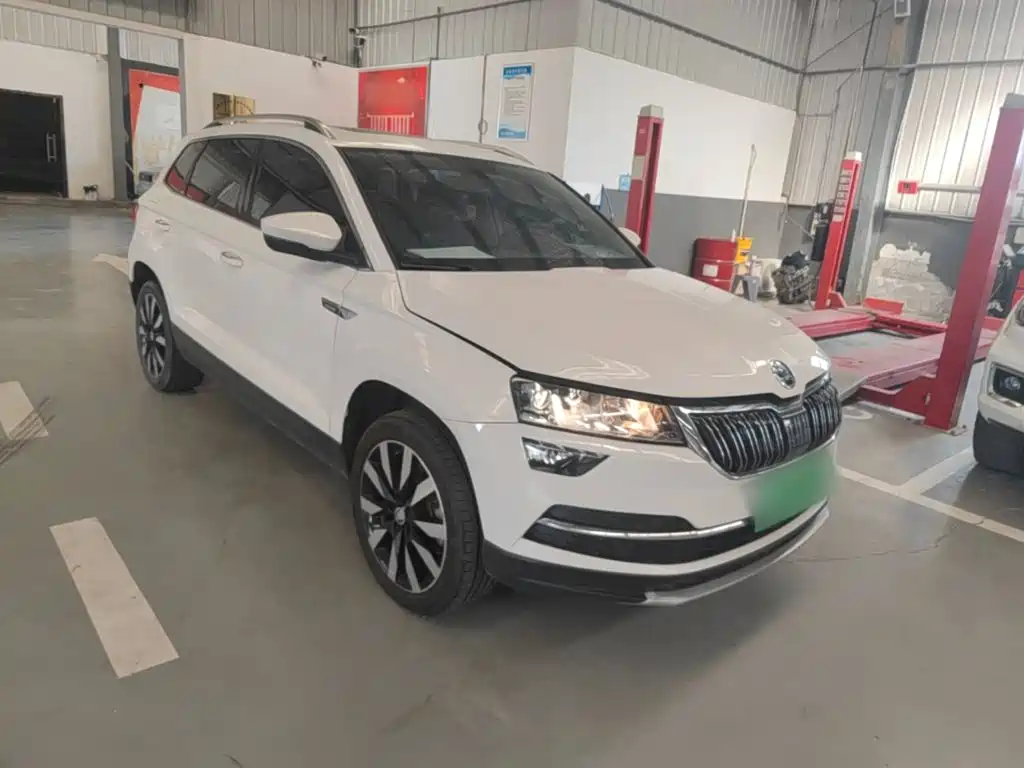 Karoq TSI280 Luxury CN-V