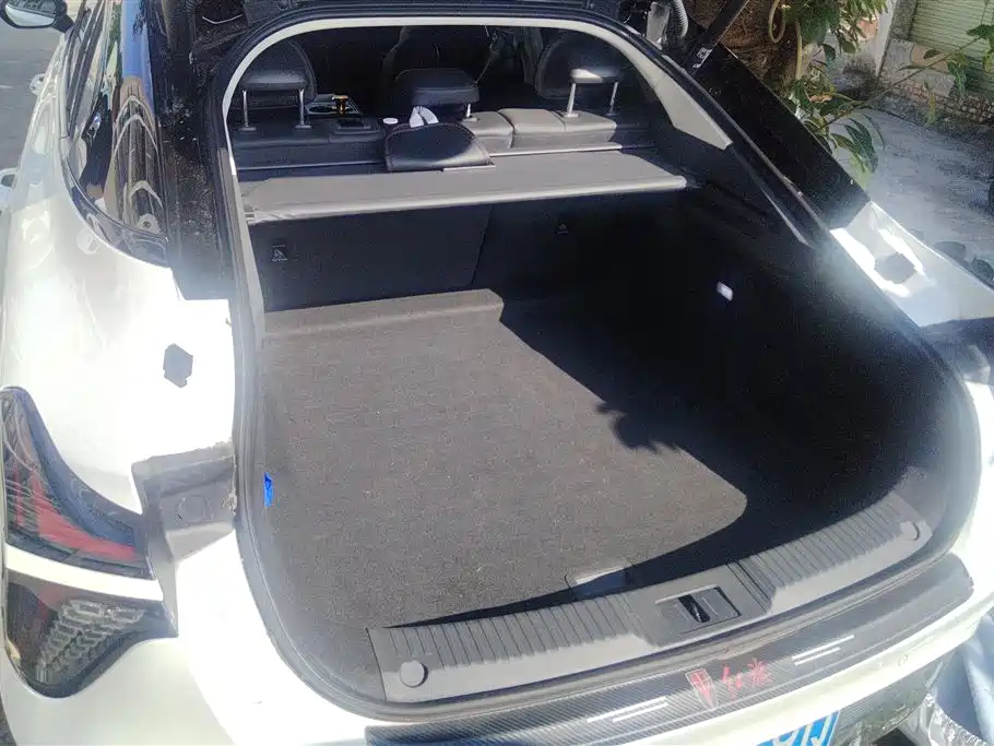 Hongqi H6 红旗H6 2024款 2.0 T 致逸版