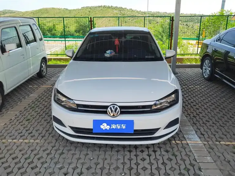 Volkswagen Polo Plus 1.5 L Manual Panoramic Pleasure
